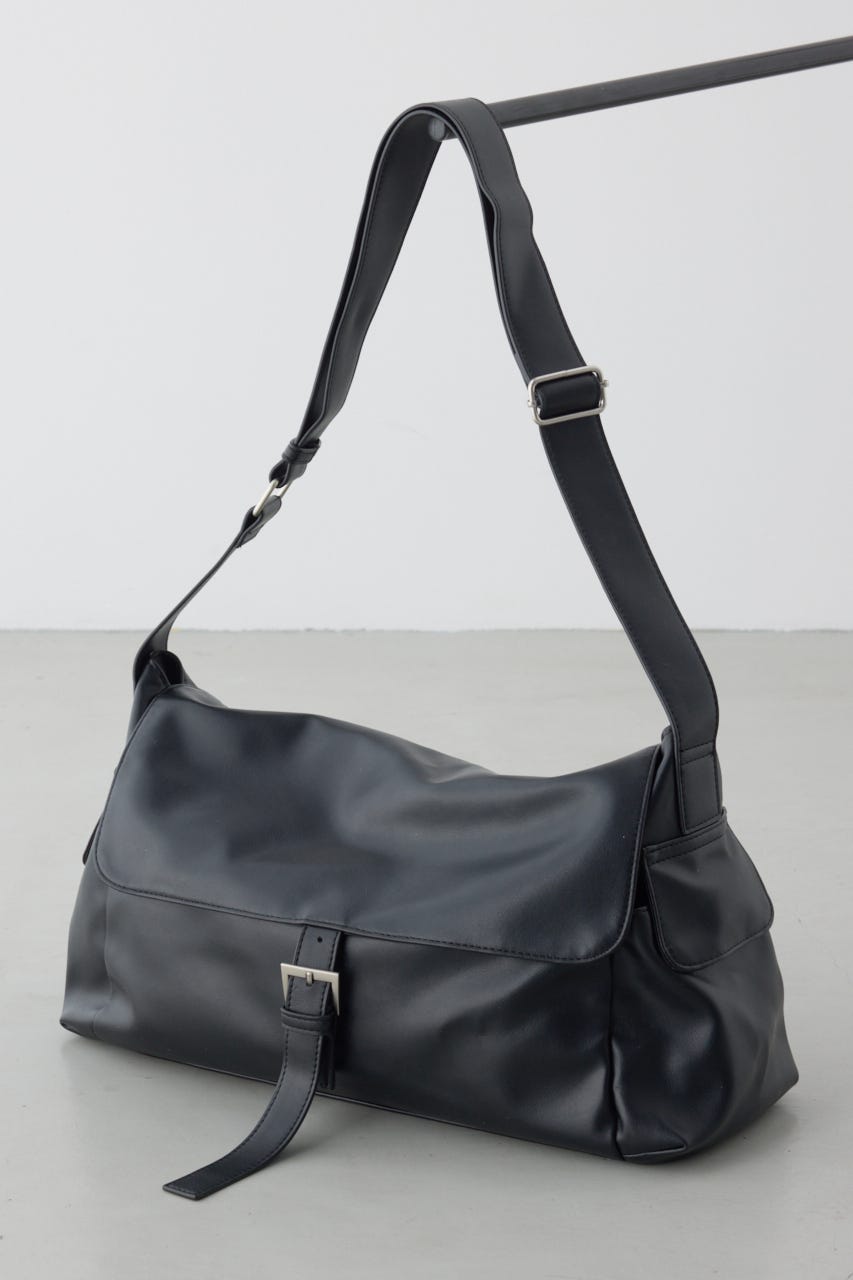 合皮ショルダーバッグ BLK FREE