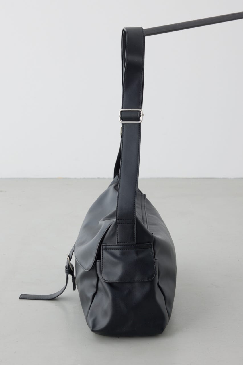 合皮ショルダーバッグ BLK FREE