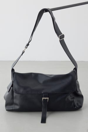 合皮ショルダーバッグ