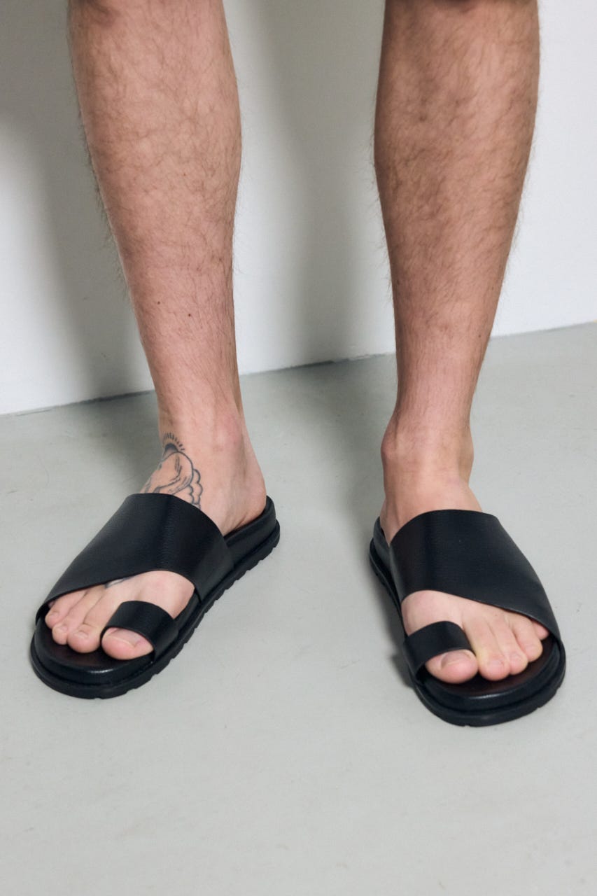 合皮トングサンダル BLK S