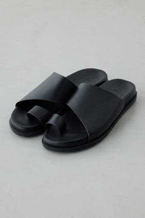 合皮トングサンダル