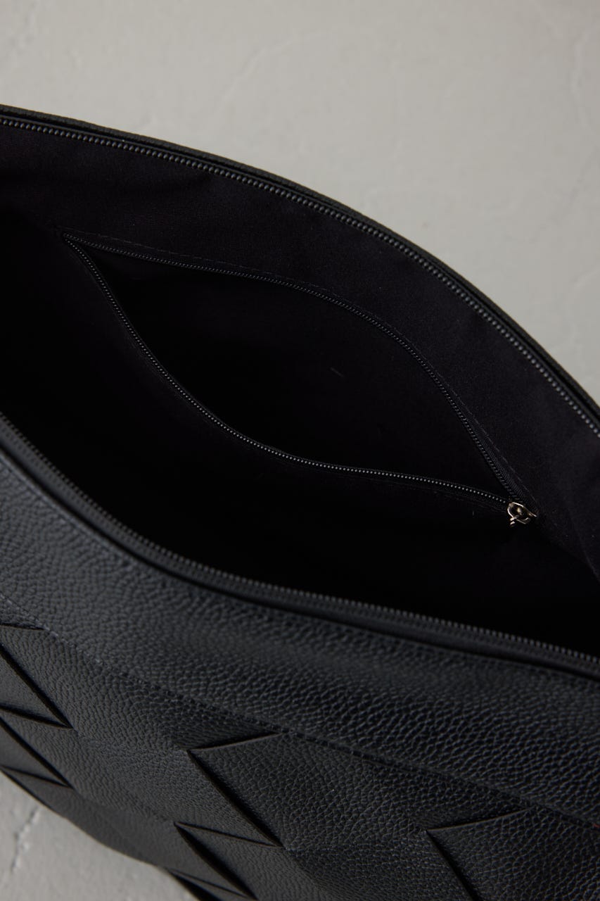 イントレチャートショルダーバッグ BLK FREE