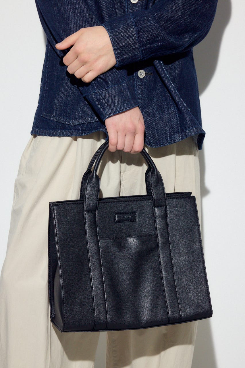 【SS先行アイテム】合皮スクエアミドルバッグ BLK FREE