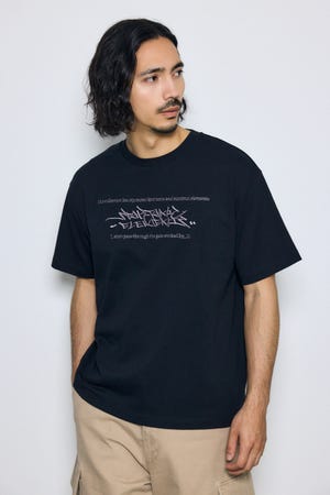 エンブロイダリーロゴTシャツ