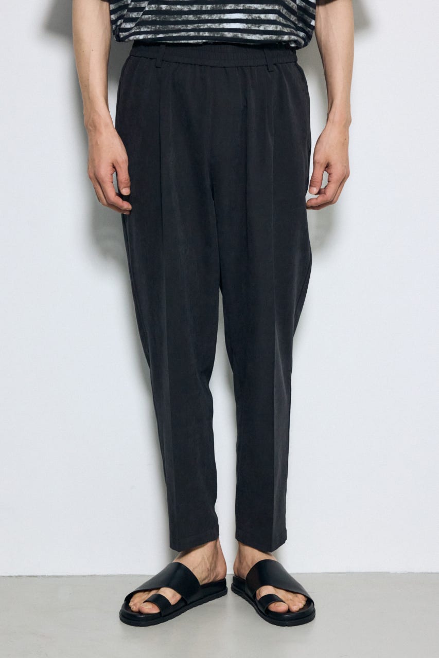 接触冷感フェイクスエードスリムパンツ BLK S