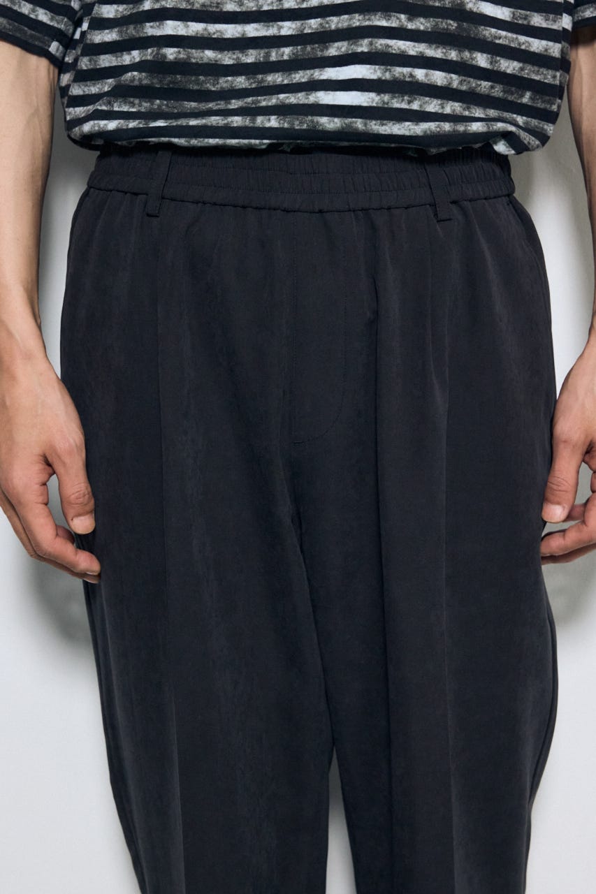 接触冷感フェイクスエードスリムパンツ BLK S