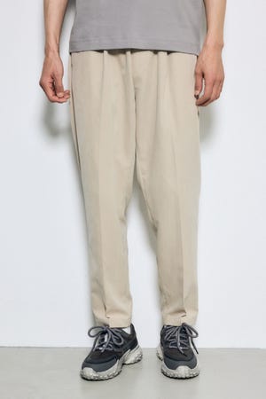 接触冷感フェイクスエードスリムパンツ