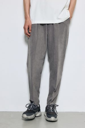 接触冷感フェイクスエードスリムパンツ