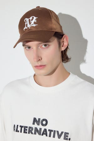 サテンロゴキャップ