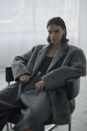 人気完売品　クリーコンフォルト crie conforto シャギー　Pコート 人気商品クリーコンフォルト【crie conforto】シャギーPコート