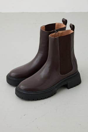 サイドゴアトラックソールブーツ