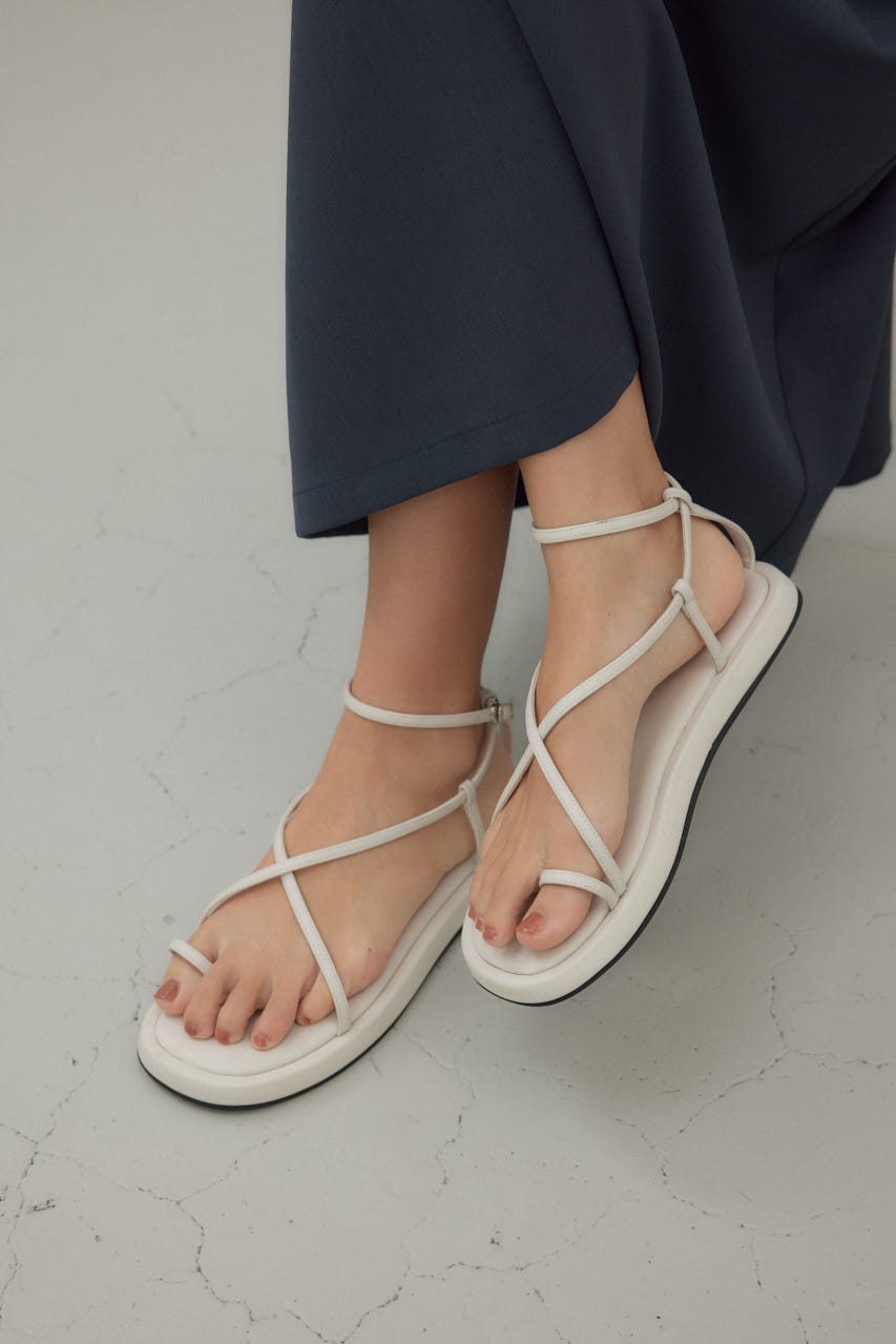 ナローストラップトングサンダル WHT M