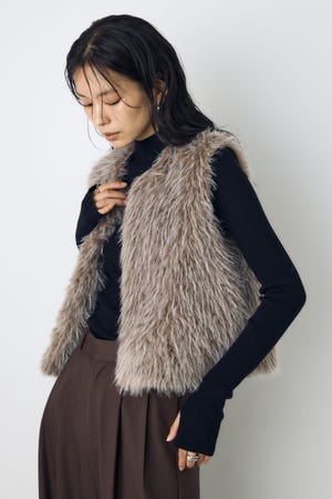 【WEB限定】フェイクファーベスト