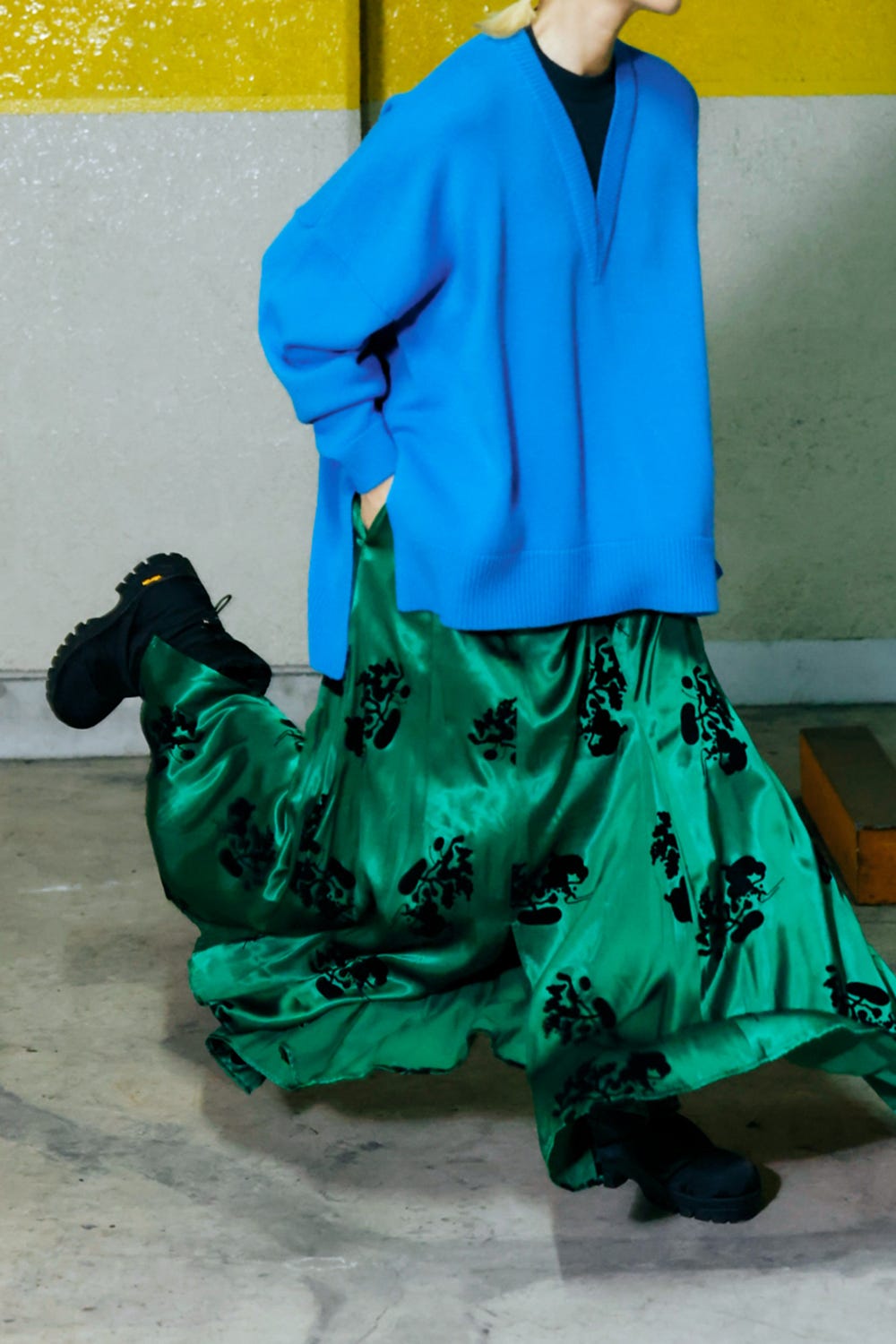 RANDOM‐SLIT SKIRT GRN 38