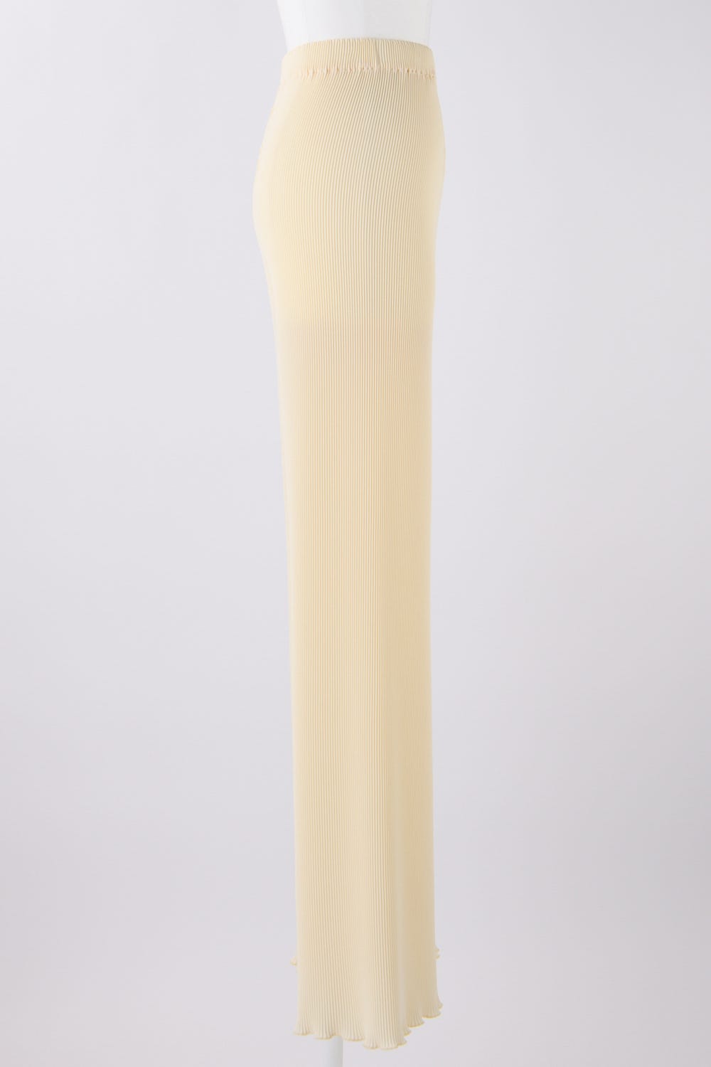 PLEATS FLARE‐HEM PANTS ECRU 38