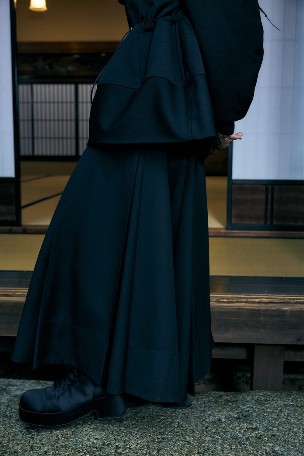 BOX TUCK SKIRT BLK 36