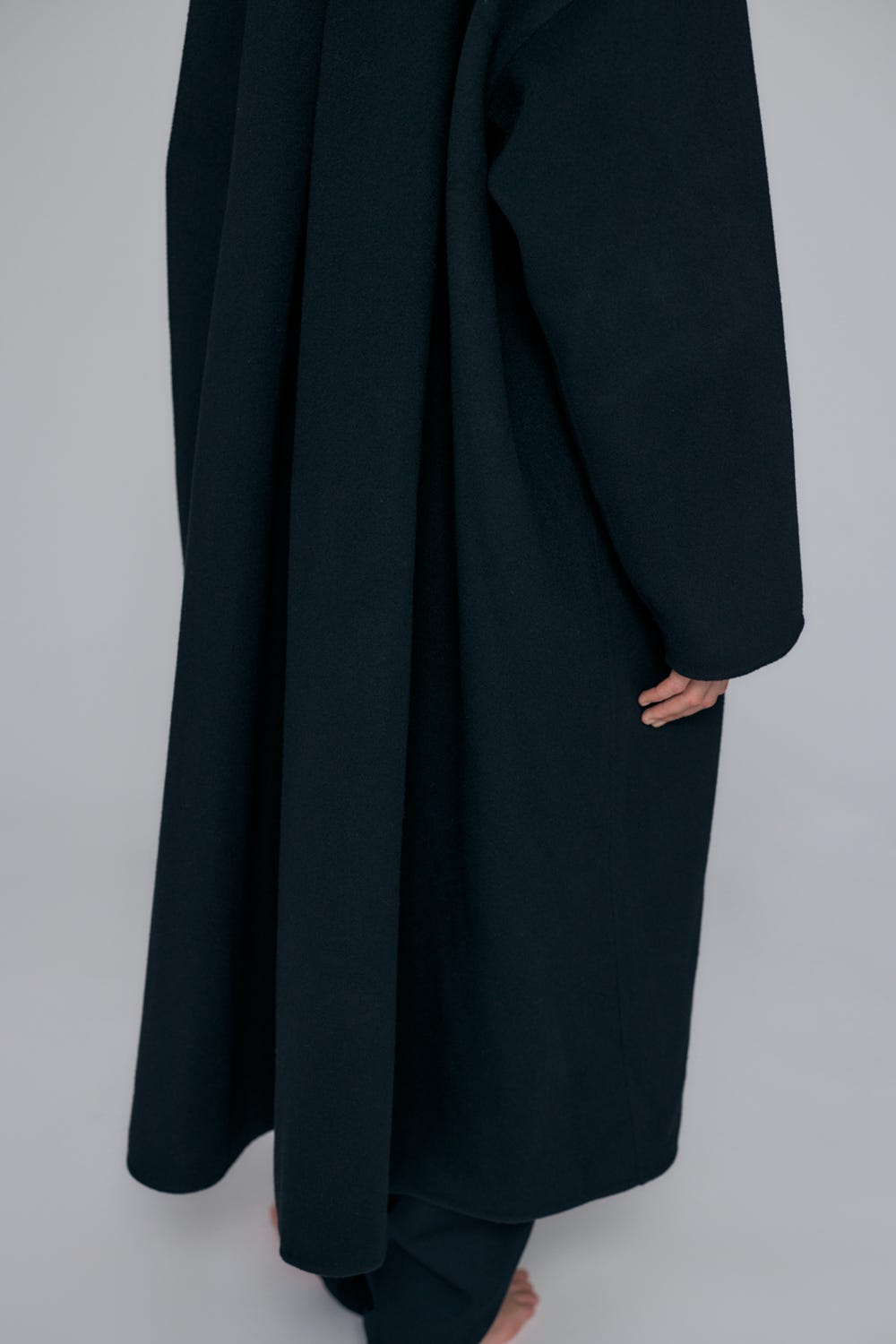 NO-COLLAR FLARE COAT BLK 36