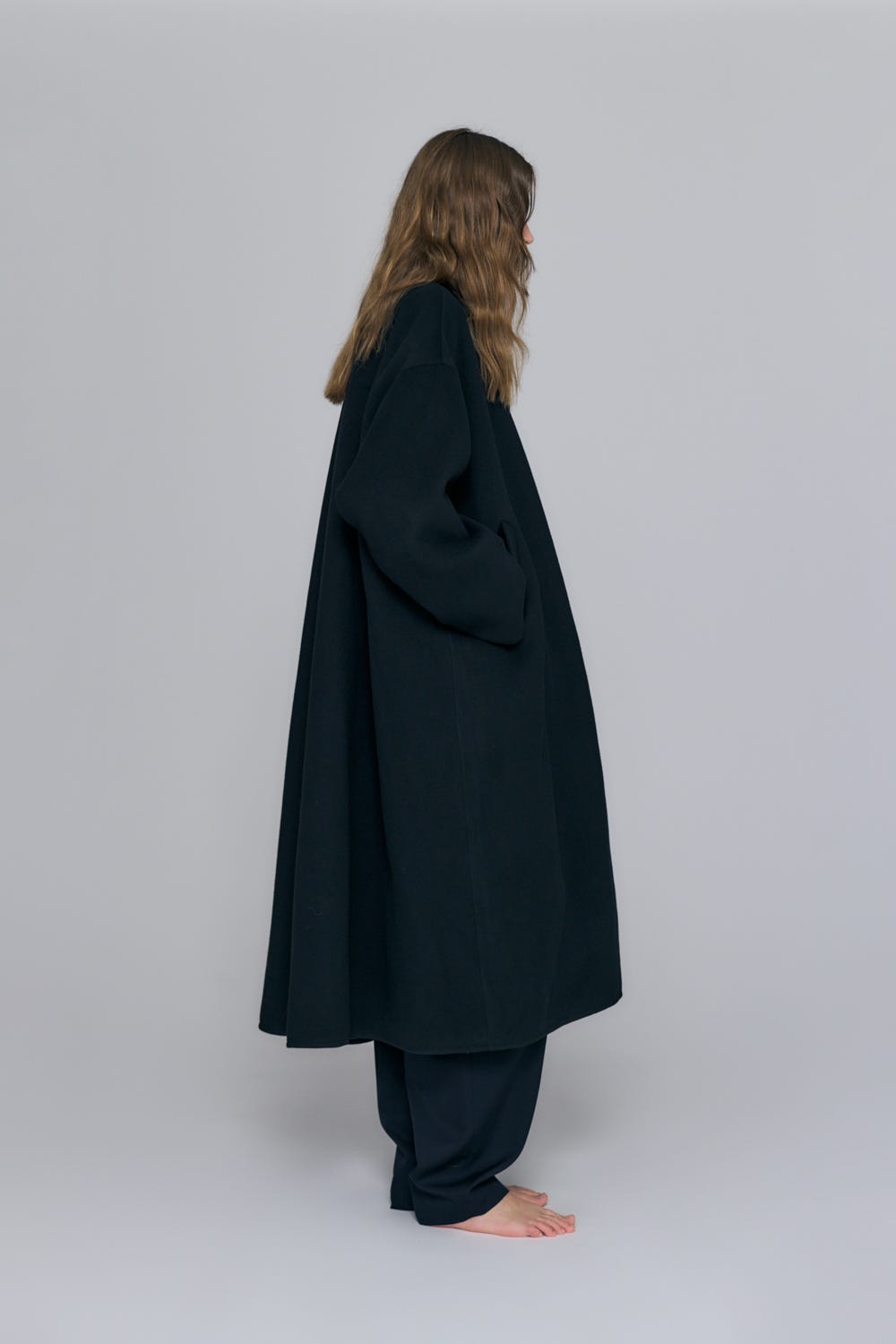 NO-COLLAR FLARE COAT BLK 36