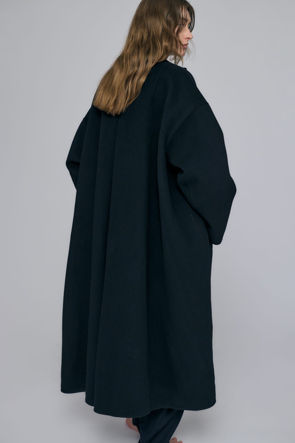 NO-COLLAR FLARE COAT BLK 36