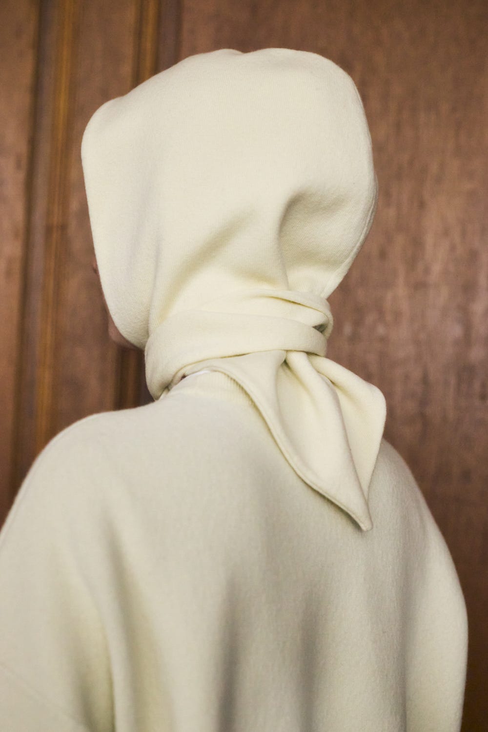 HOODIE MUFFLER ECRU 38