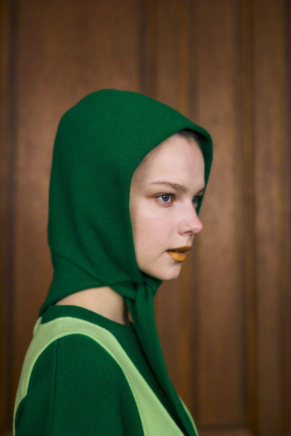 HOODIE MUFFLER GRN 38