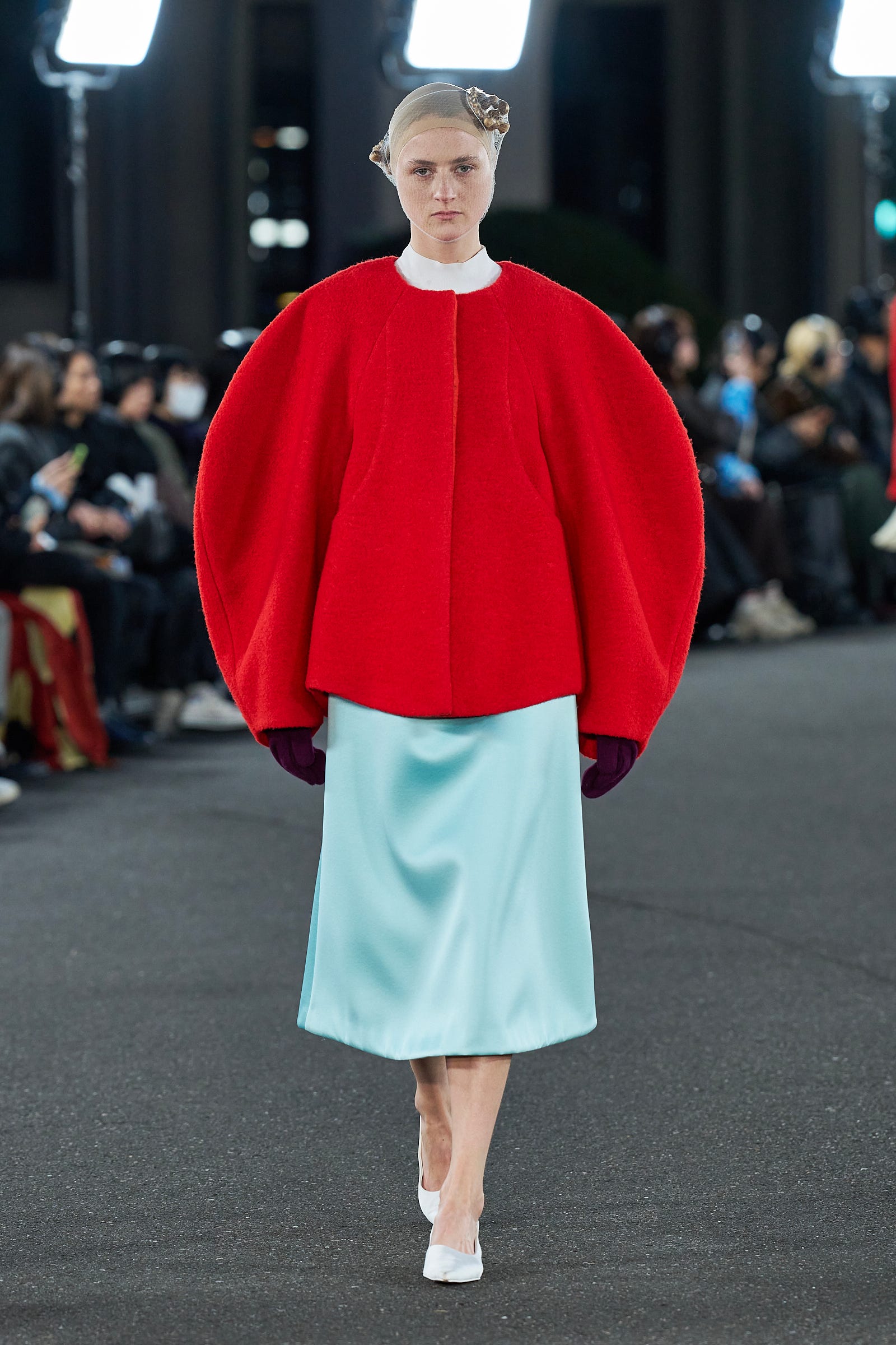 CIRCLE COAT RED 36
