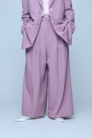LOW-RISE WIDE TROUSERS