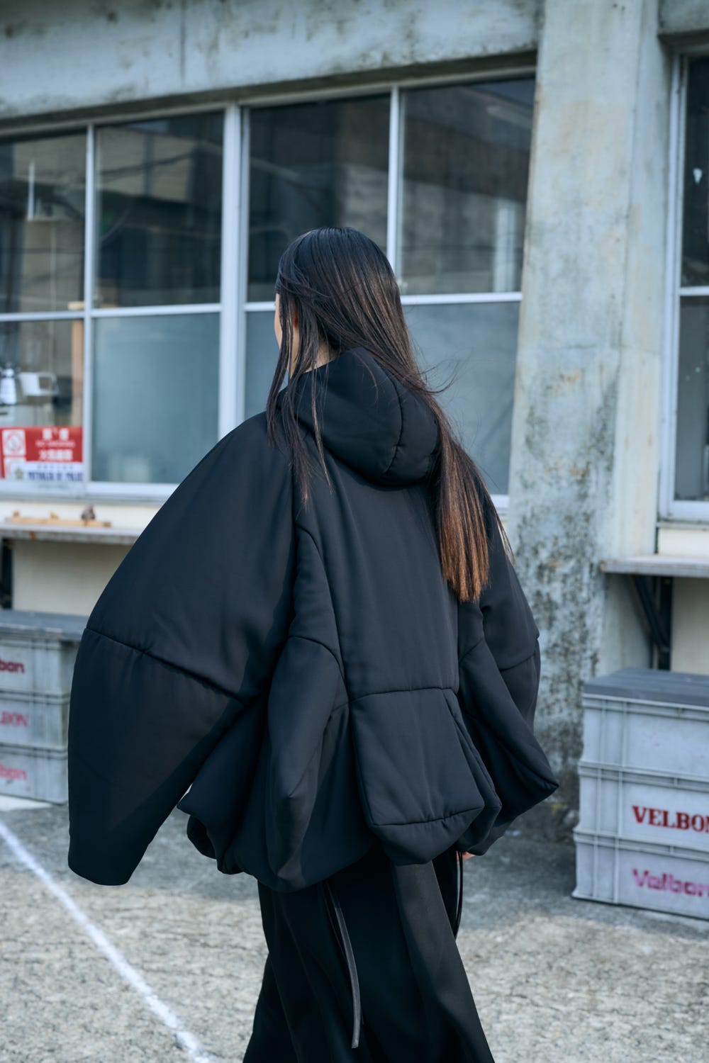 SOLID-HEM COAT BLK 38