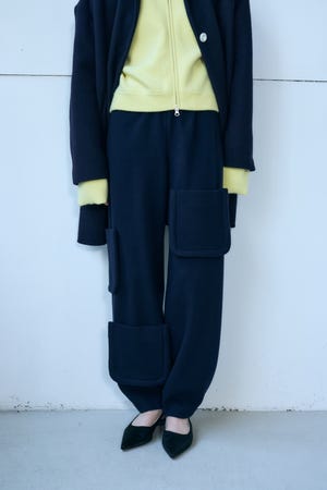 MANY-POCKET PANTS