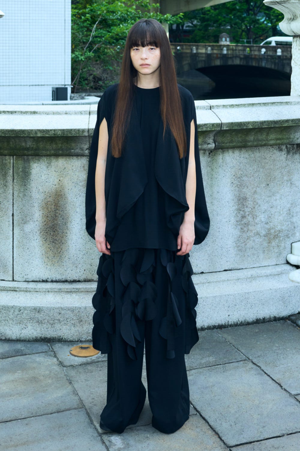 EGG DRAPE PULLOVER BLK 38