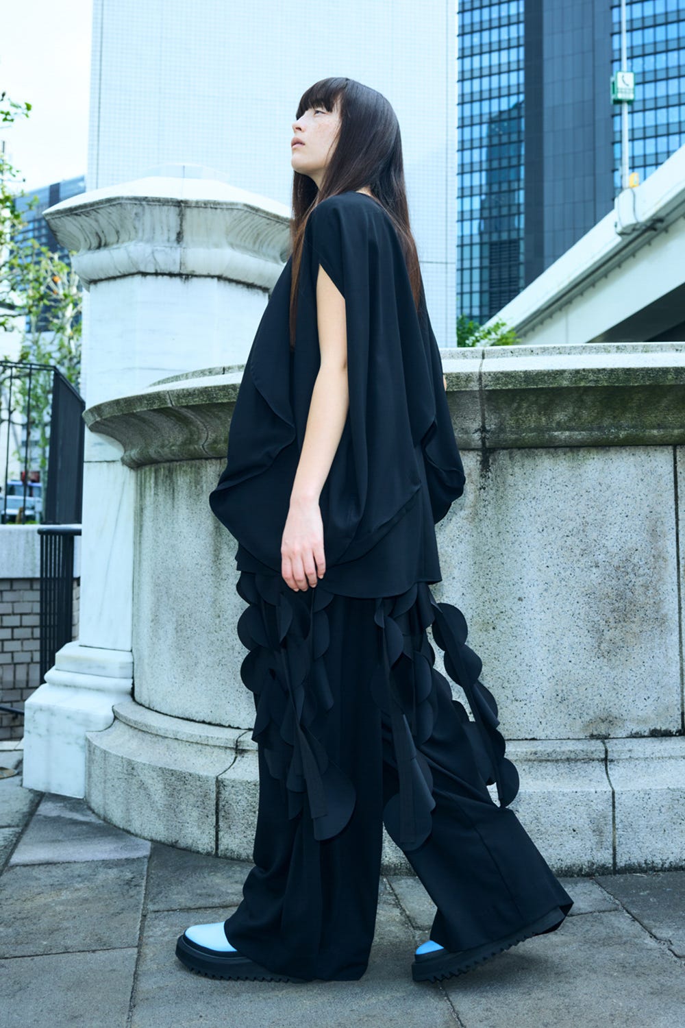 EGG DRAPE PULLOVER BLK 38