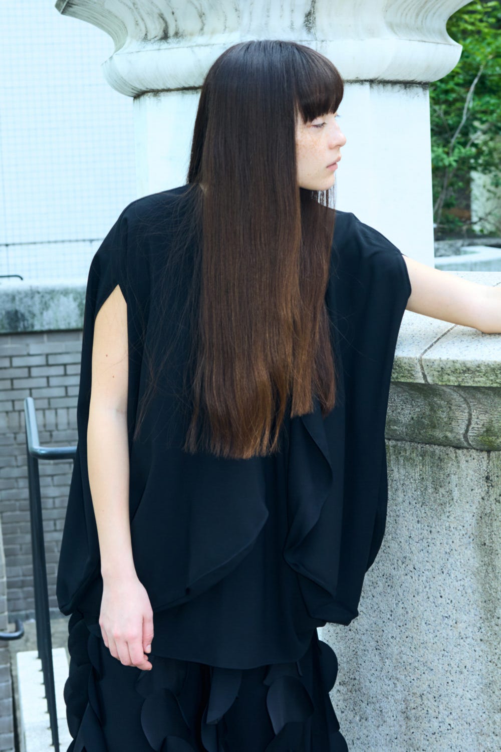 EGG DRAPE PULLOVER BLK 38