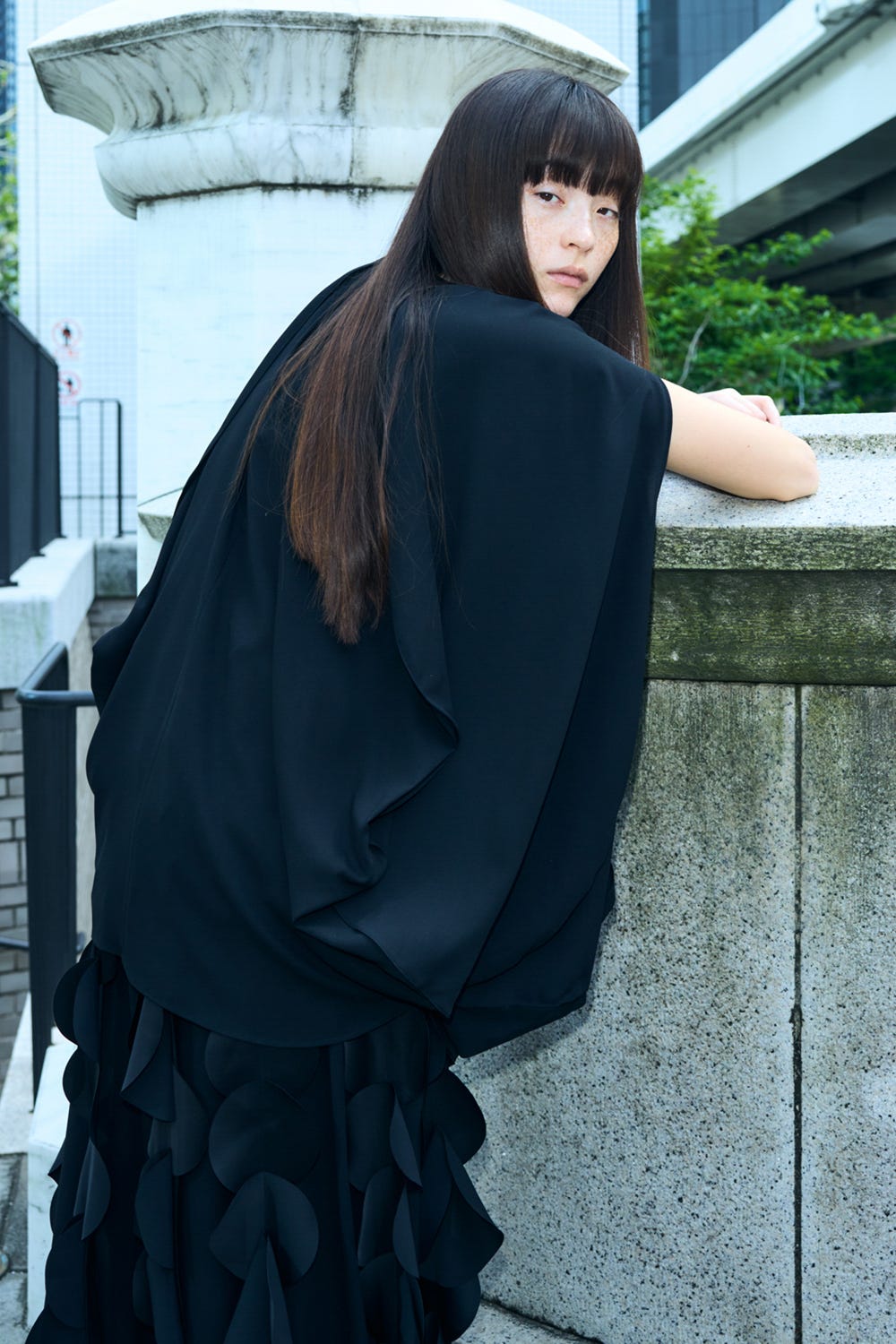 EGG DRAPE PULLOVER BLK 38