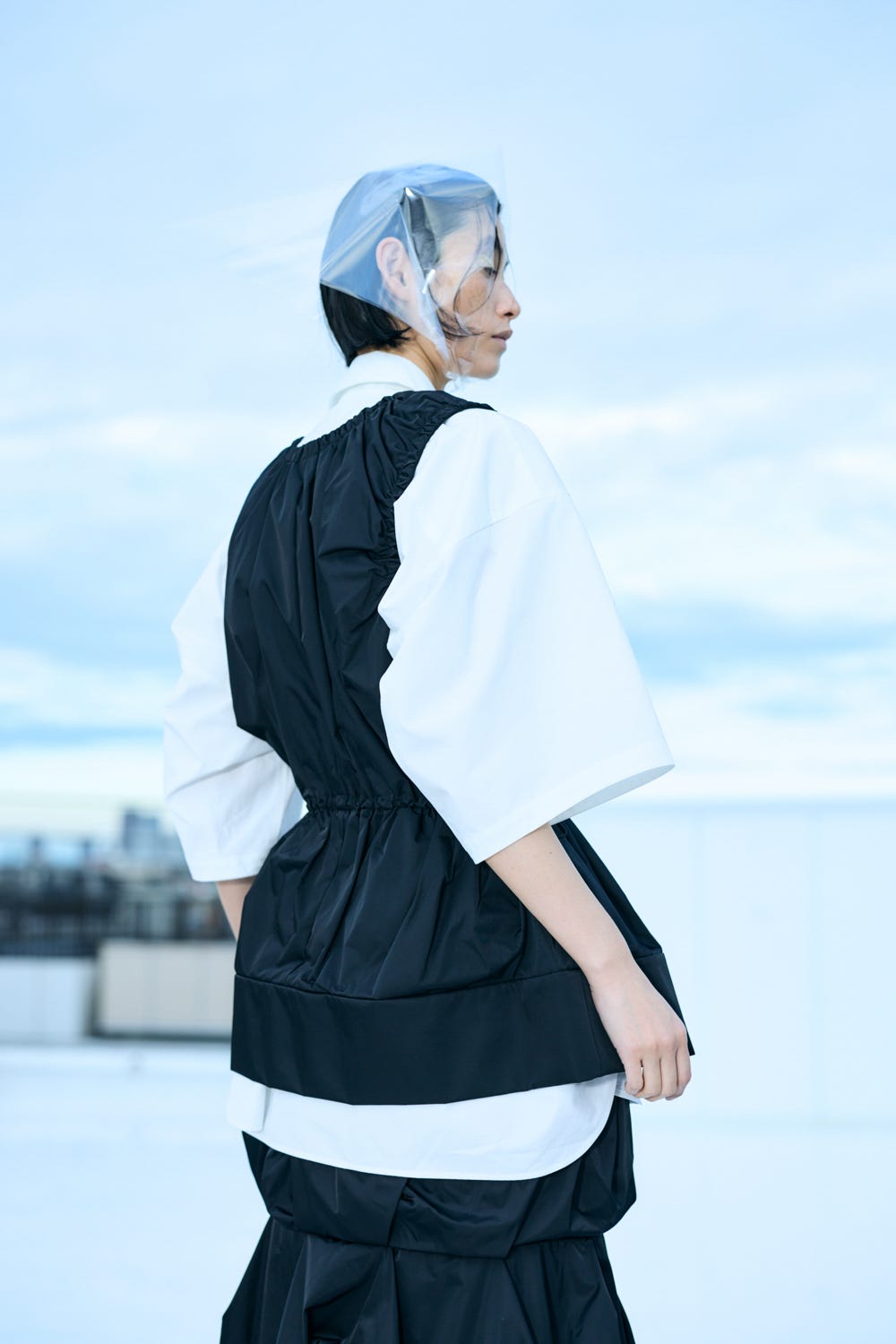 GATHER SHAPE VEST BLK 38