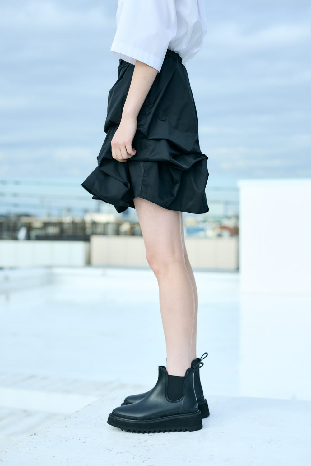 DISTORTED SHAPE SHORT-PANTS BLK 36