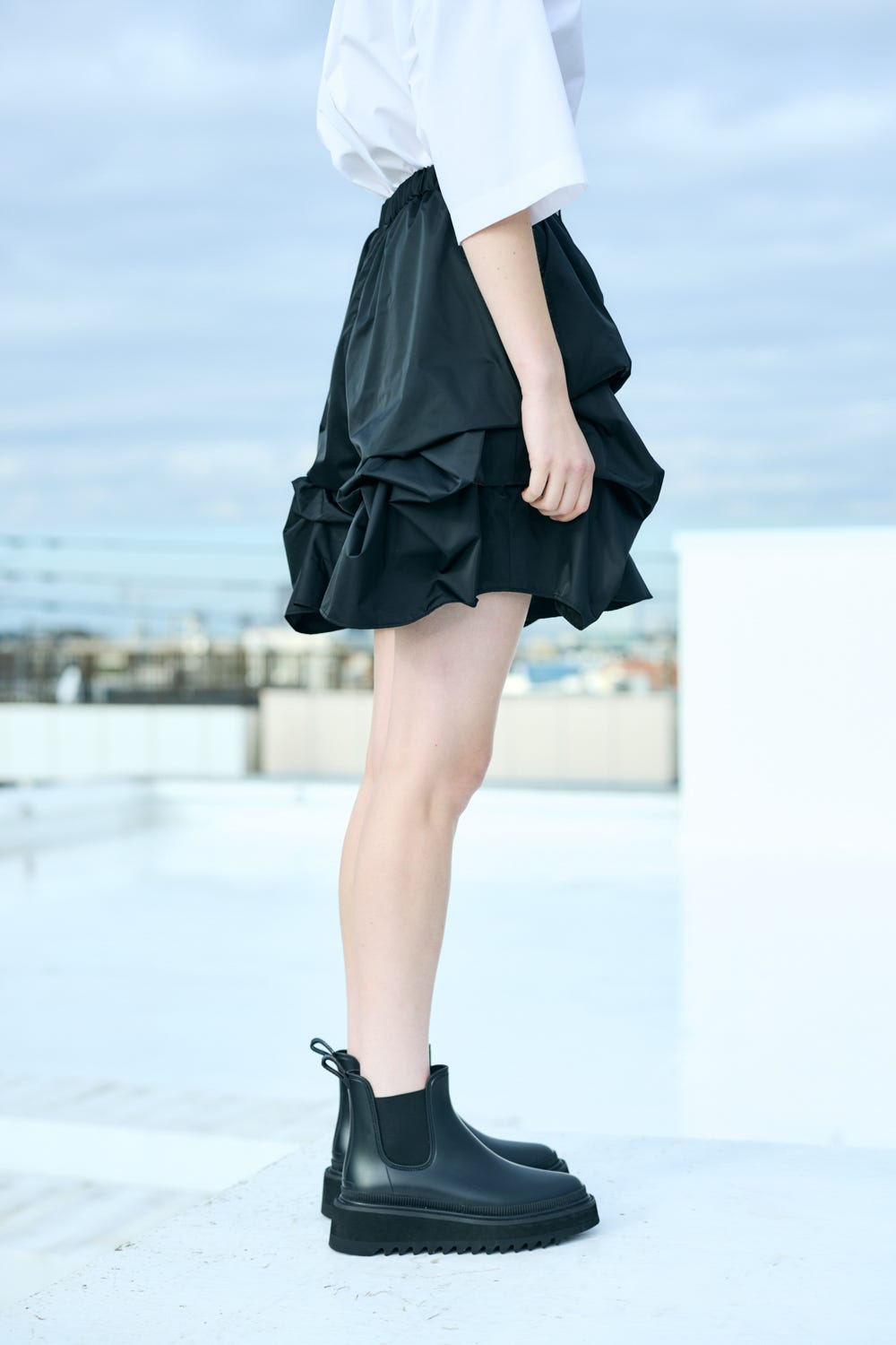 DISTORTED SHAPE SHORT-PANTS BLK 36