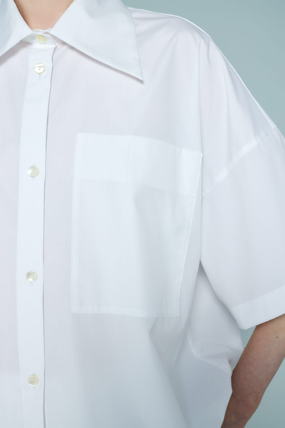 HALF-SLEEVES BOX SHIRT WHT 38