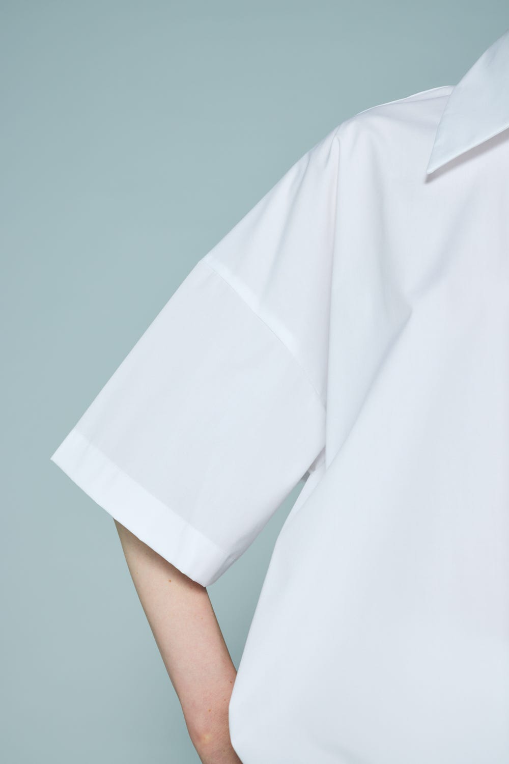 HALF-SLEEVES BOX SHIRT WHT 38