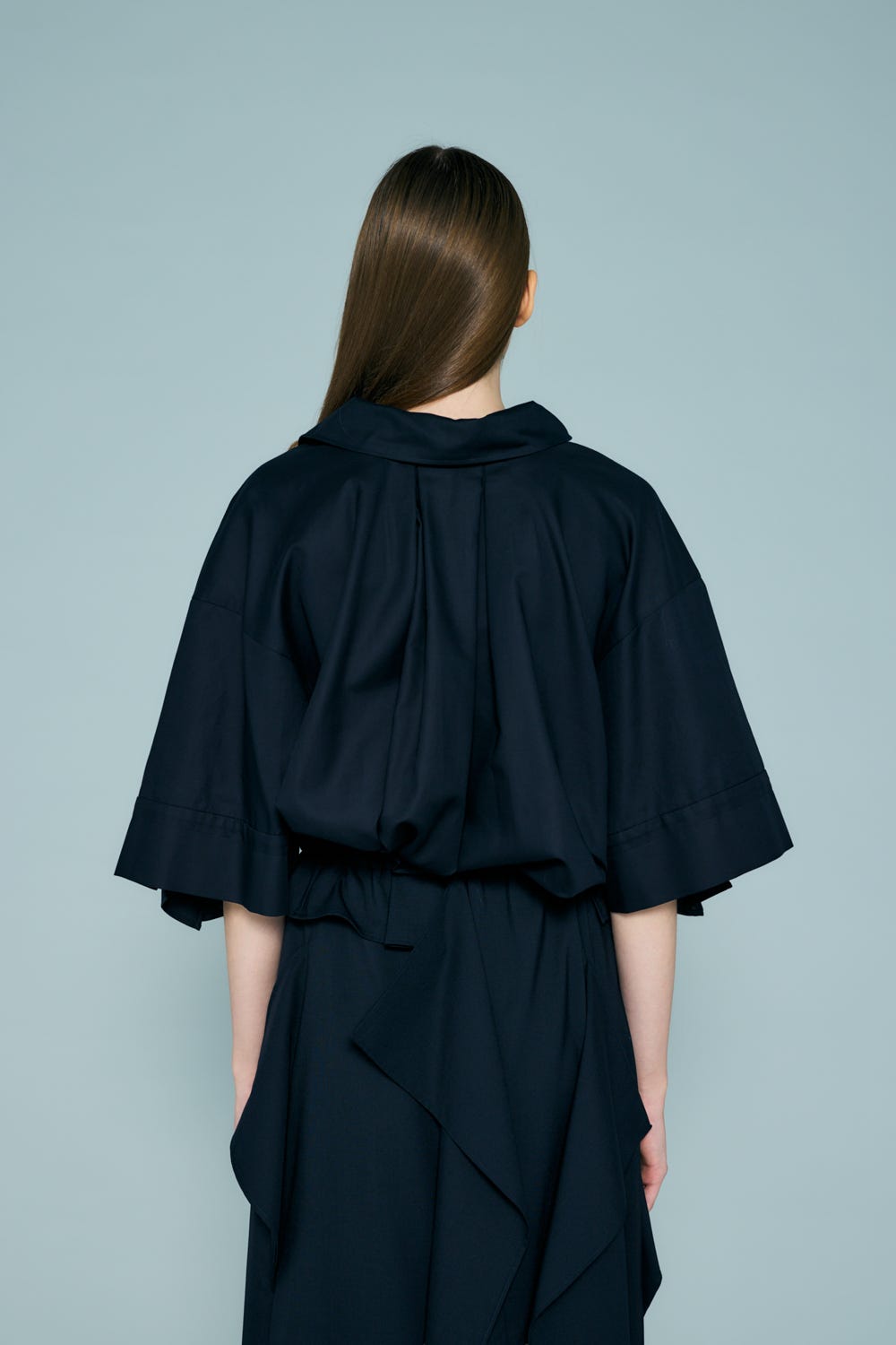 HIGH-NECK BLOUSE D/NVY 38