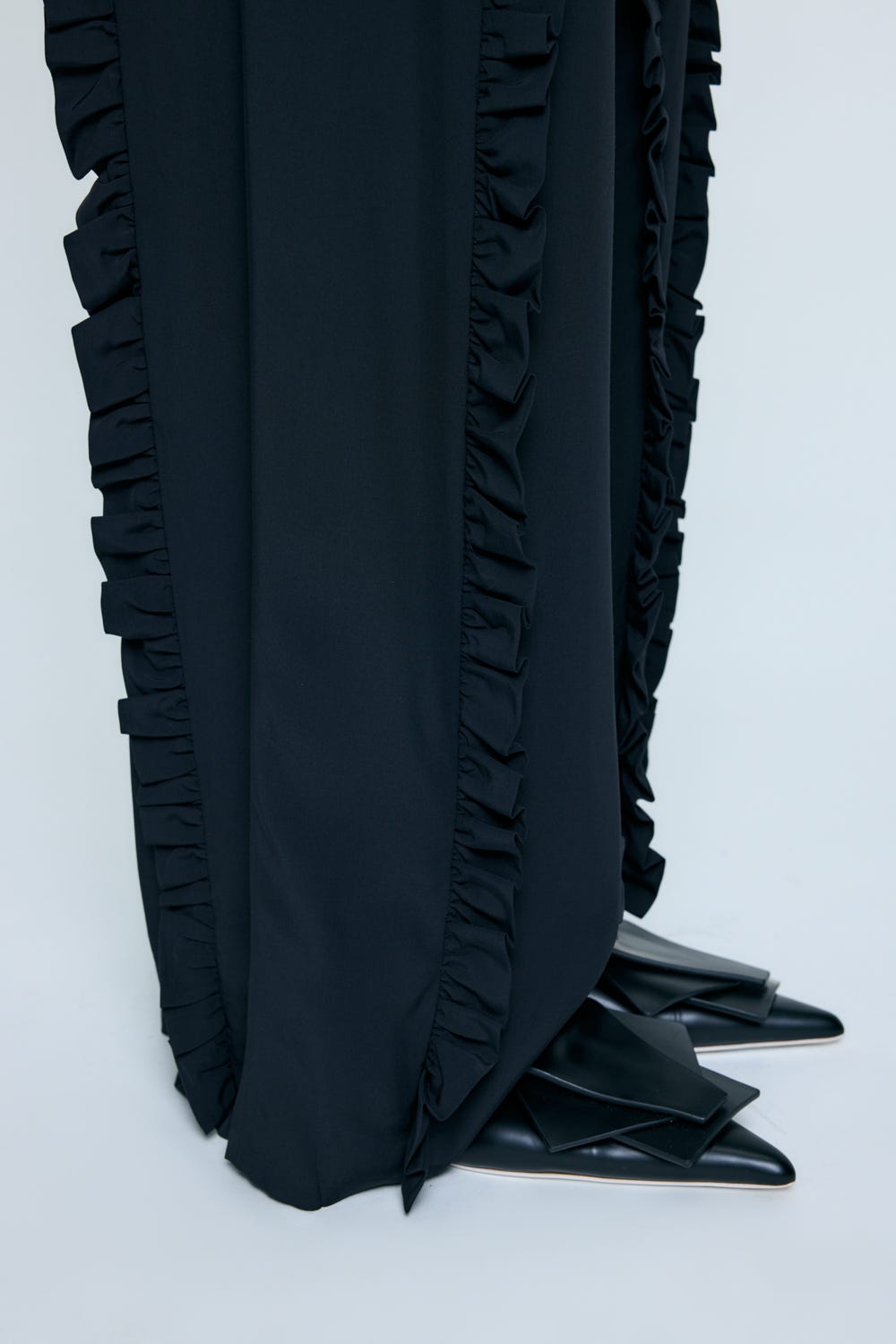 FRILL TROUSERS BLK 38