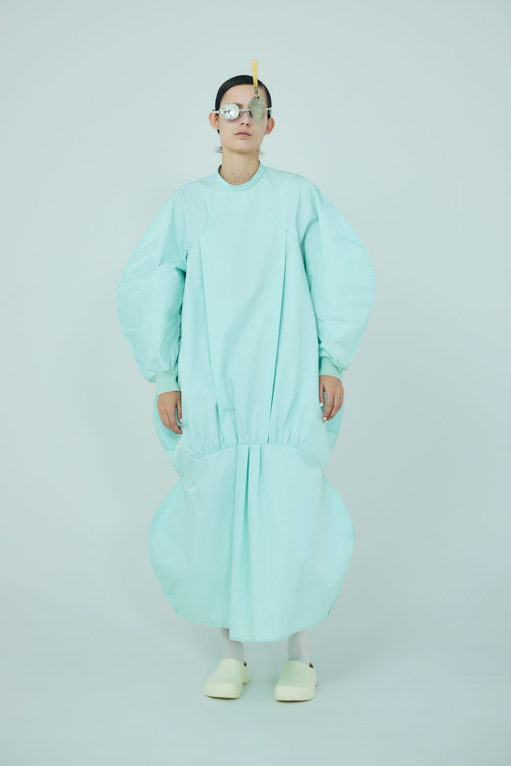 EIGHT SILHOUETTE DRESS L/MINT 38