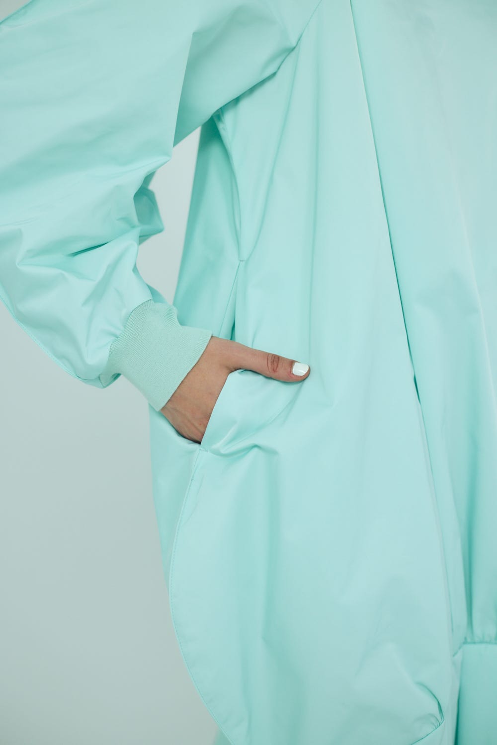 EIGHT SILHOUETTE DRESS L/MINT 38