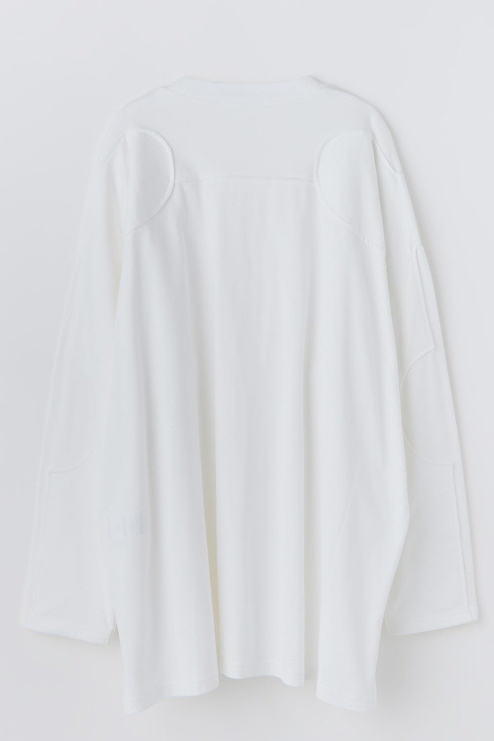 SILHOUETTE ART LONG-SLEEVE T-SHIRT WHT 38