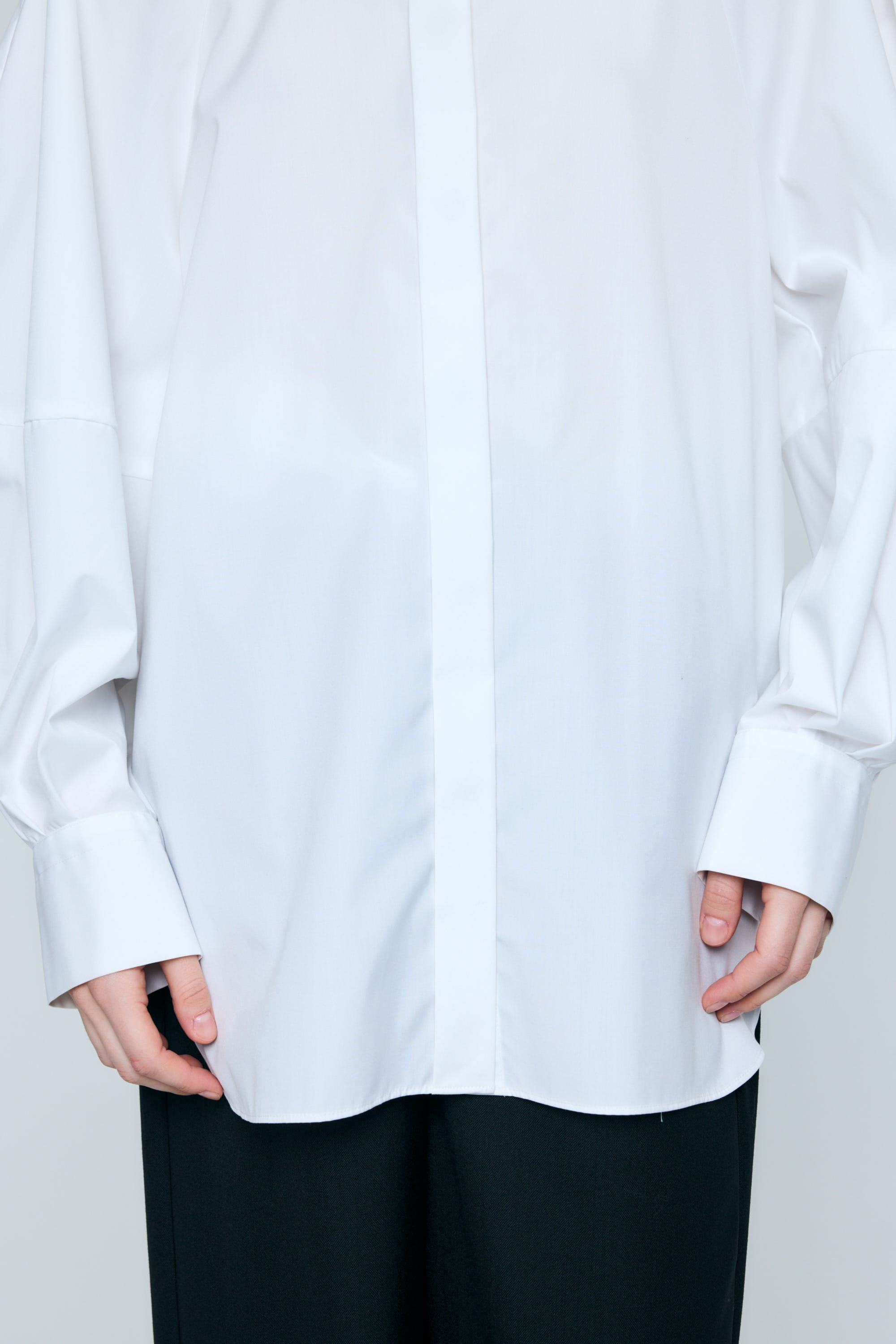 CIRCLE DORAPE SHIRT WHT 38