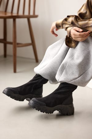 STACCATO スタッカート　定番　メイジーパールプラットフォーム　22.5㎝ ﾒｲｼﾞｰﾊﾟｰﾙﾌﾟﾗｯﾄﾌｫｰﾑ(aw5B0145)｜阪急百貨店公式通販サイト｜阪急