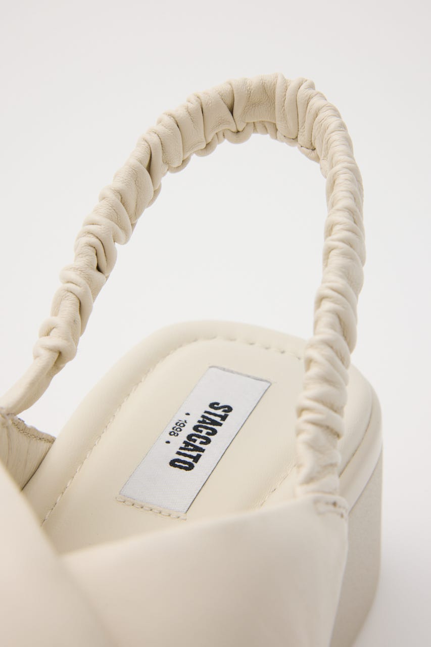 STACCATO 牛皮　ホワイト サンダル STACCATO ムーンフラワリーパフィクロスサンダル WHT