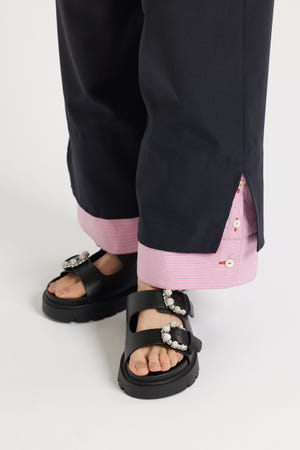 ピアスフィアコンフォートサンダル