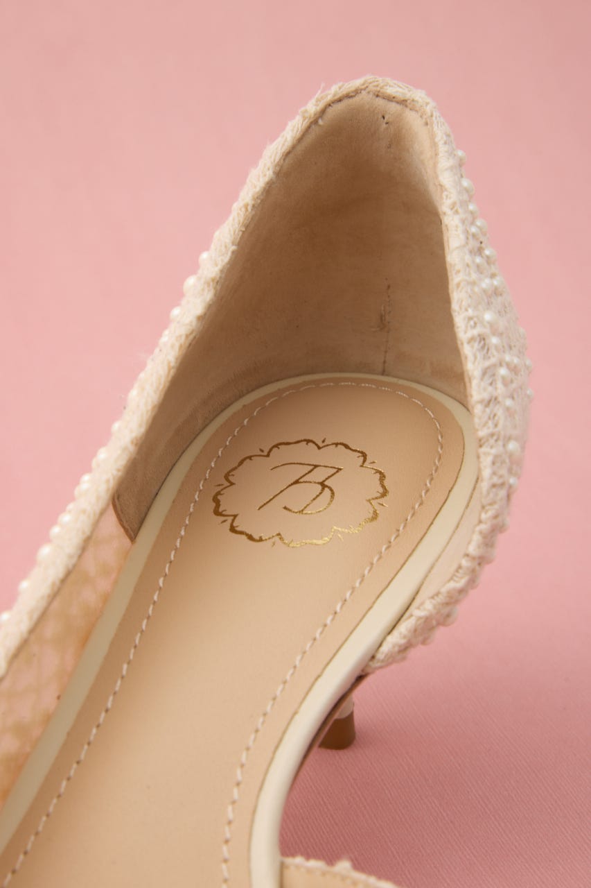 パールエンブロイドサイドオープンパンプス 柄WHT 24.5cm