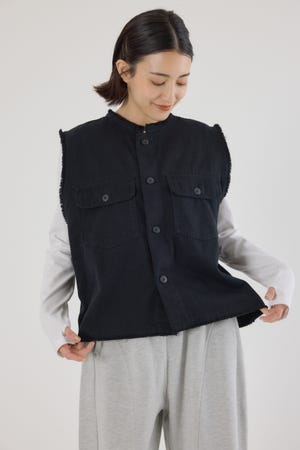 バックフリルベスト