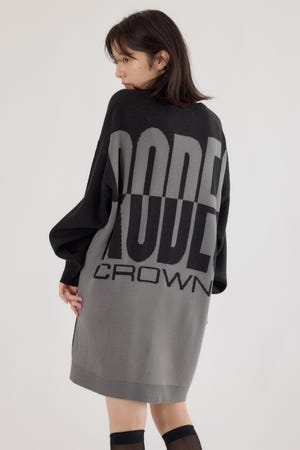 バックバイカラーロゴニットワンピース